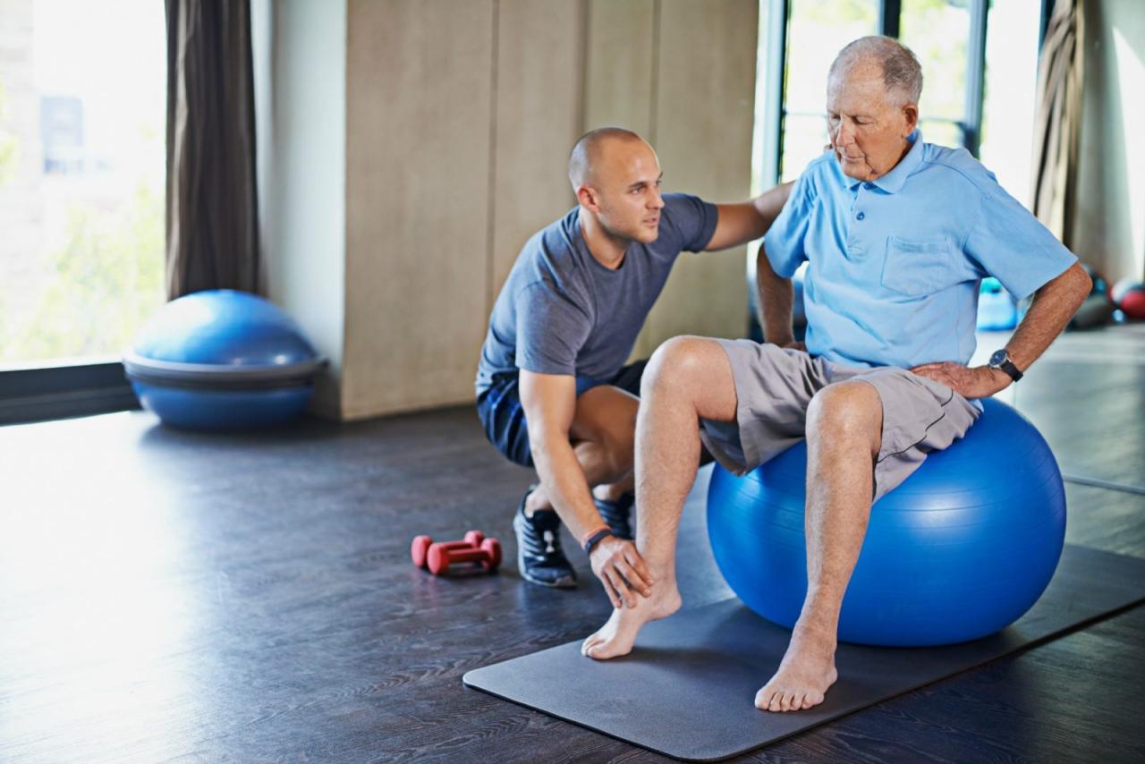 Effective weight training program for seniors to improve strength and balance